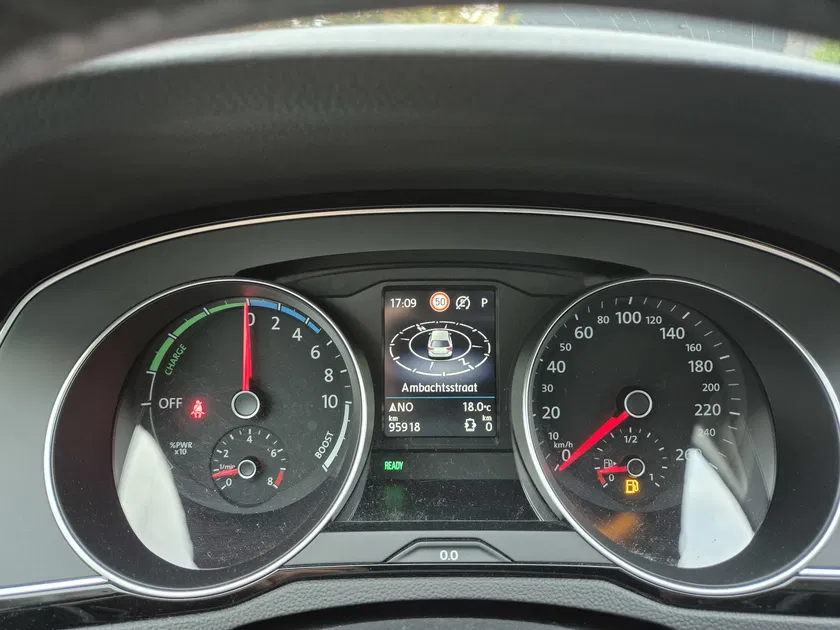 Volkswagen Passat – Image 3