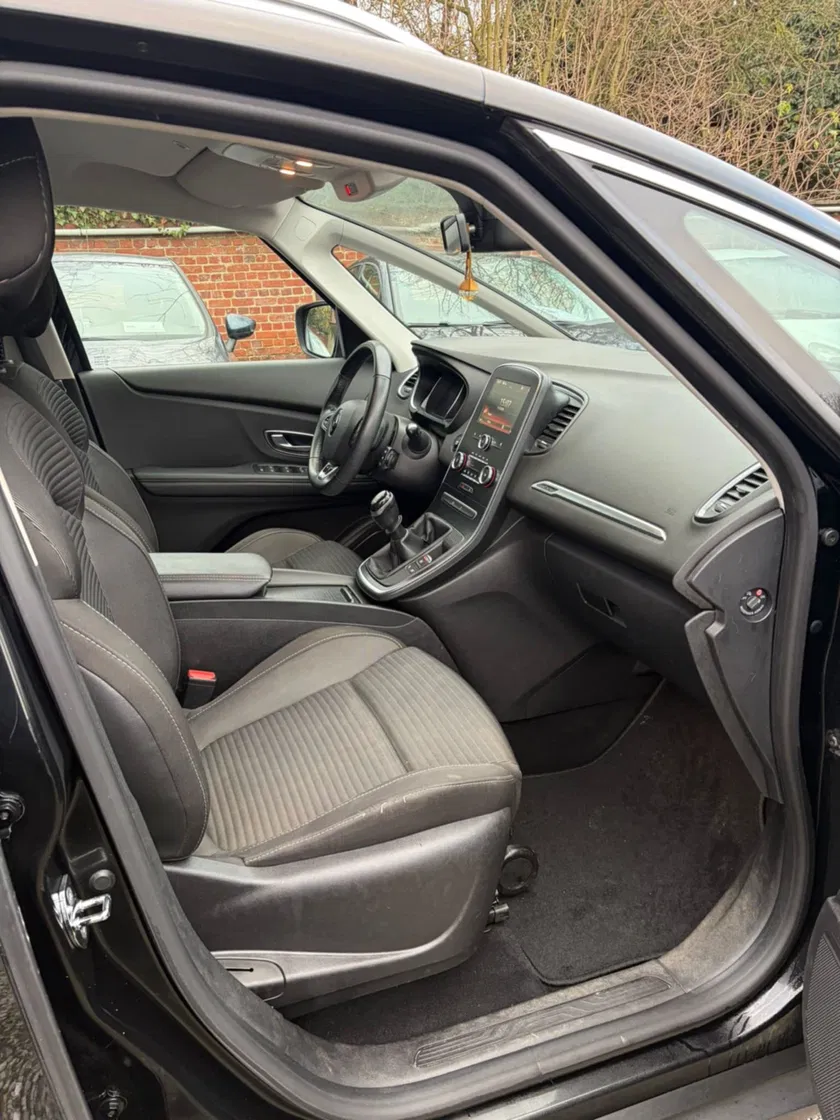 Renault Scenic – Image 9