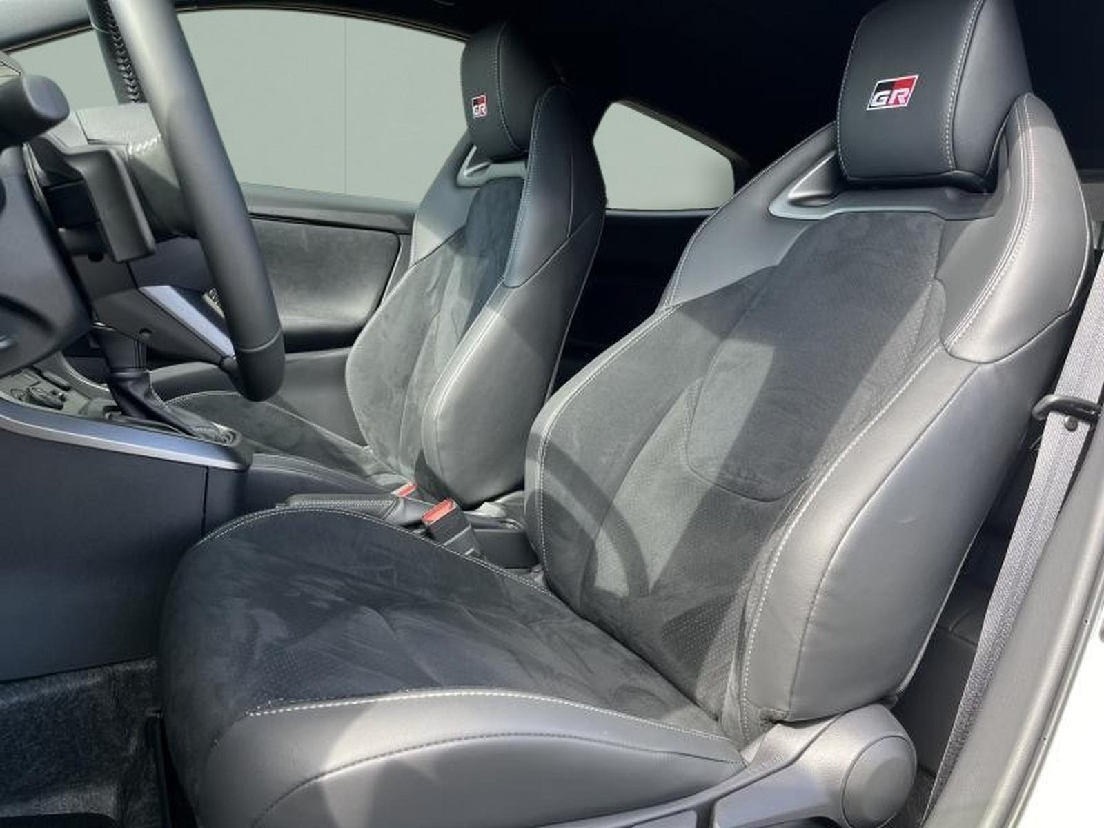 Toyota Yaris – Image 9