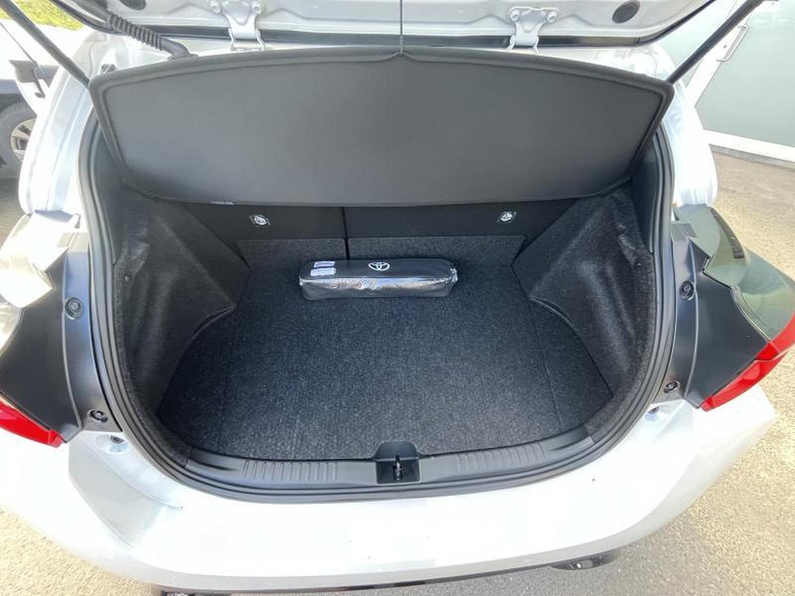Toyota Yaris – Image 4