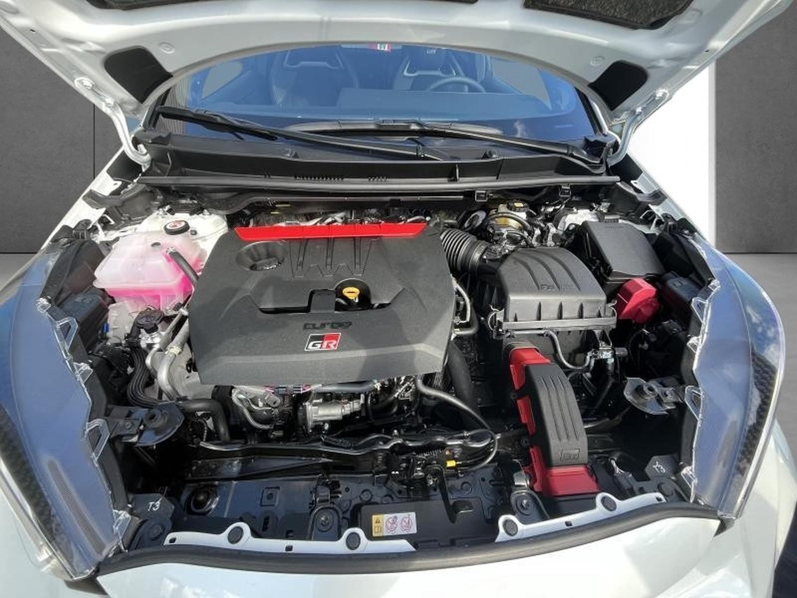 Toyota Yaris – Image 13
