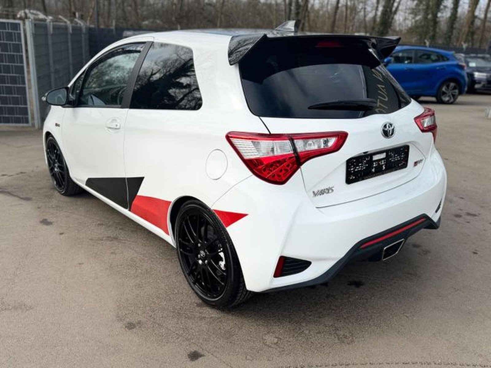 Toyota Yaris – Image 9