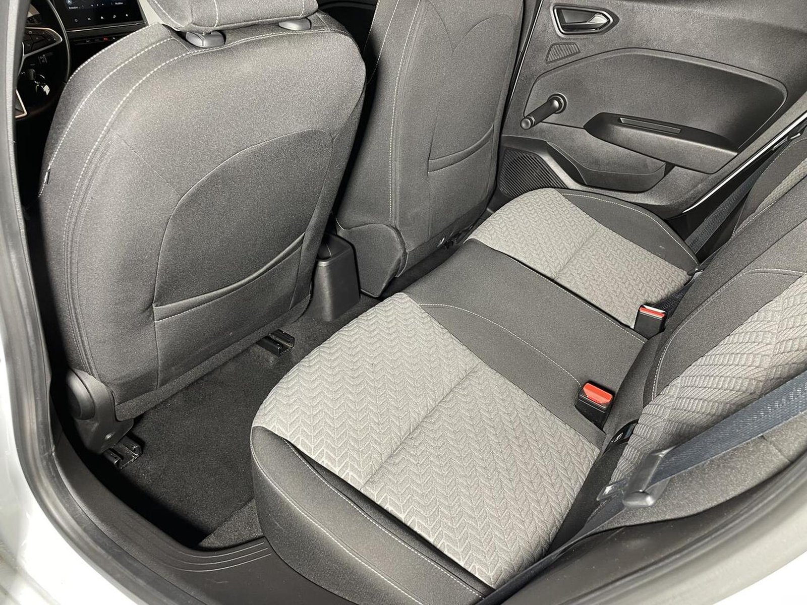 Renault Clio – Image 13