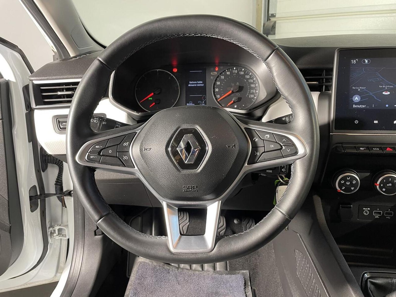 Renault Clio – Image 10