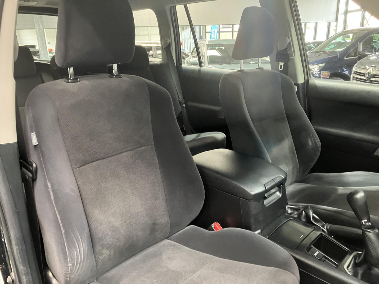 Toyota Land Cruiser – Image 5