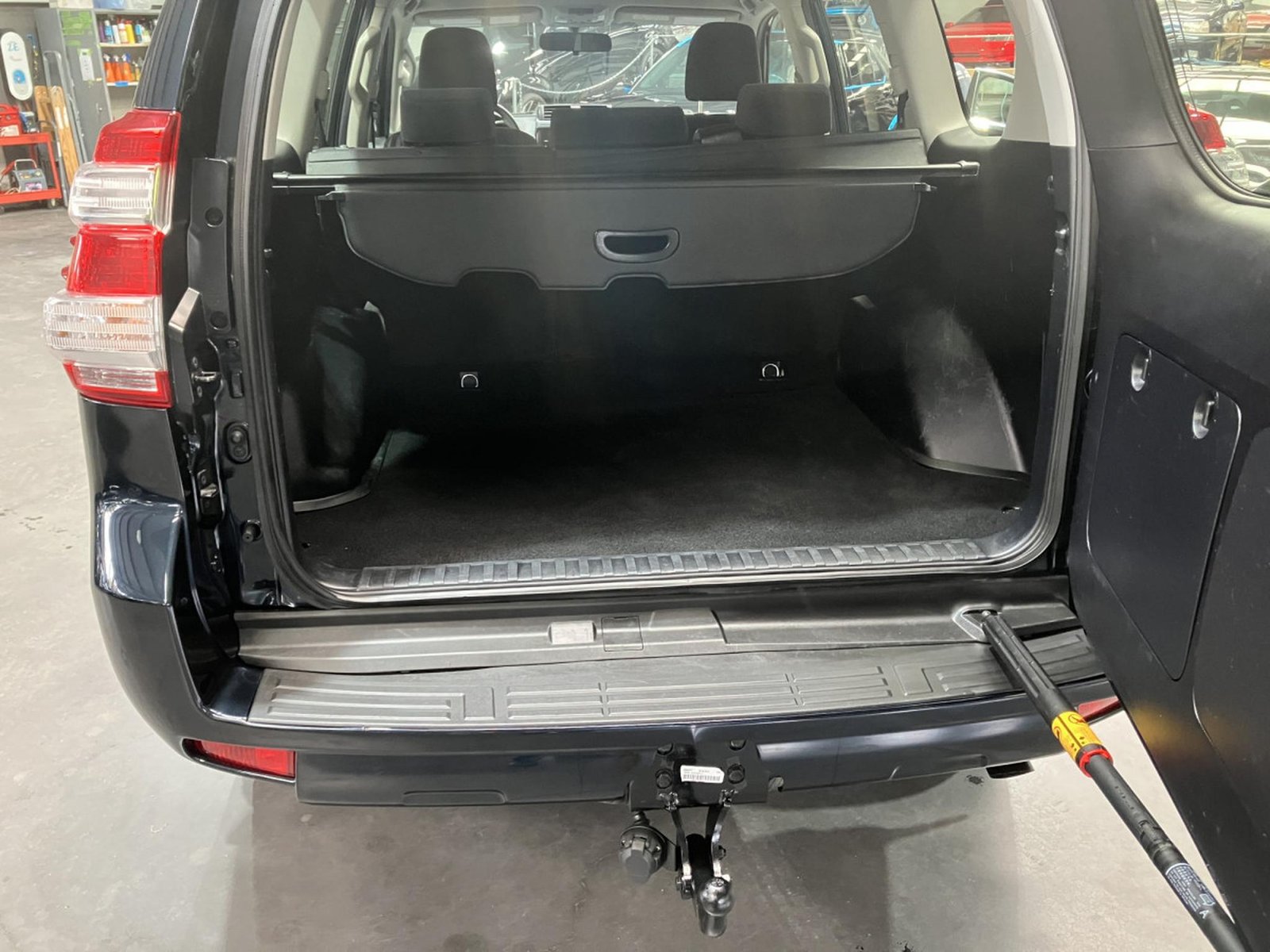 Toyota Land Cruiser – Image 2