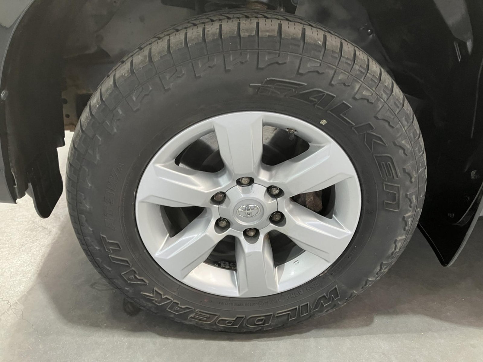 Toyota Land Cruiser – Image 9