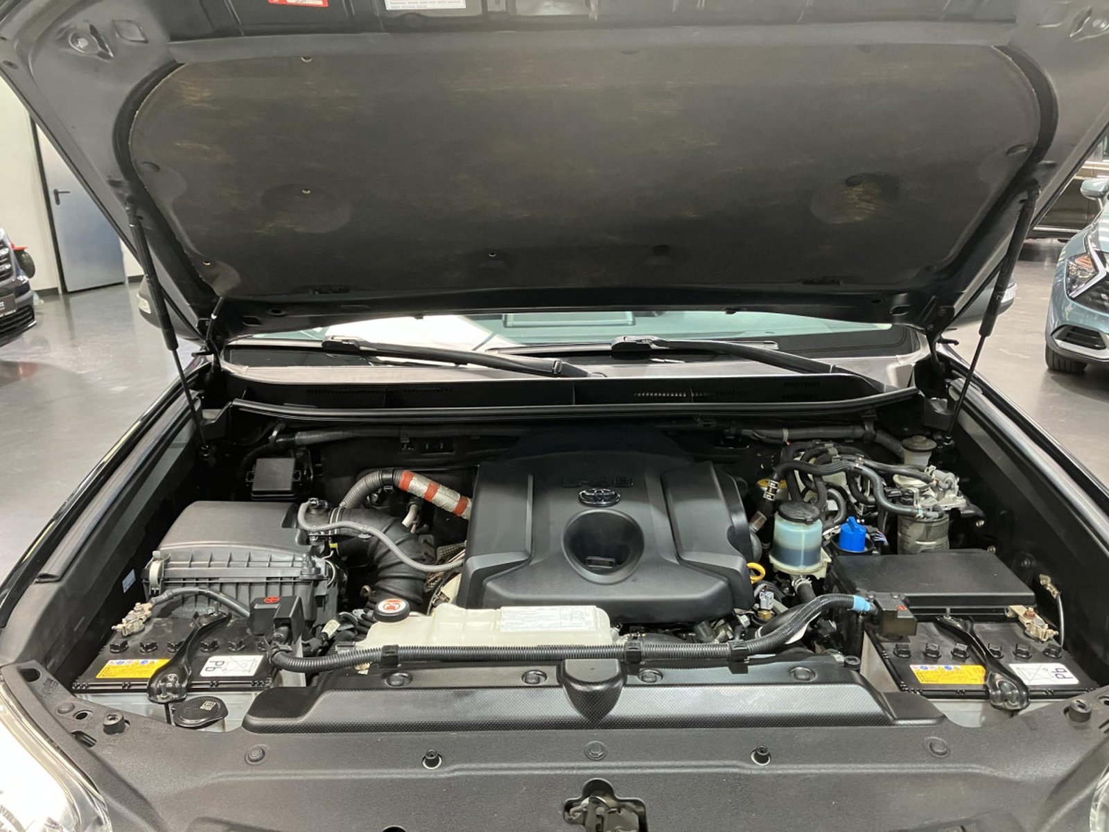 Toyota Land Cruiser – Image 8