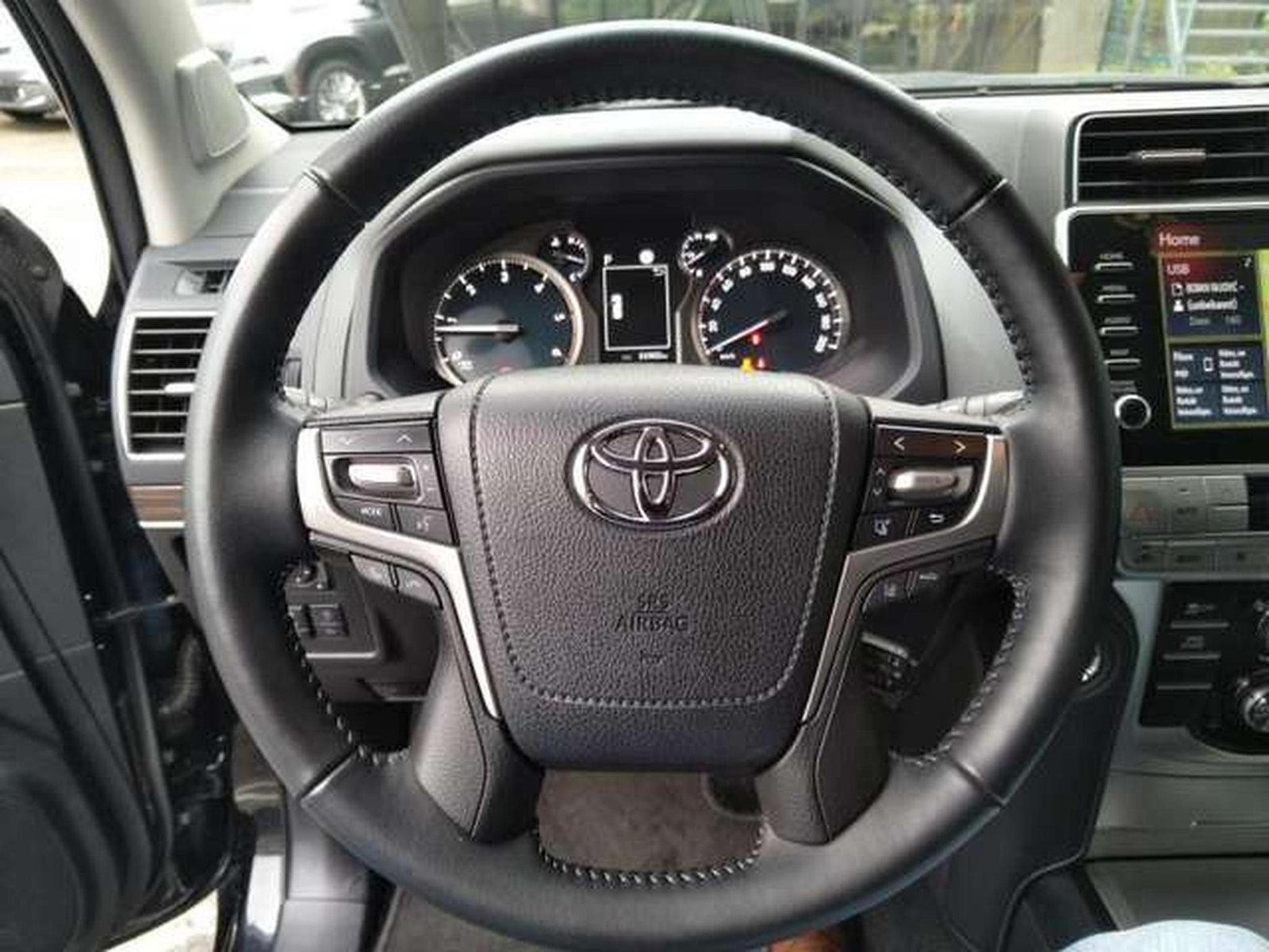 Toyota Land Cruiser – Image 13