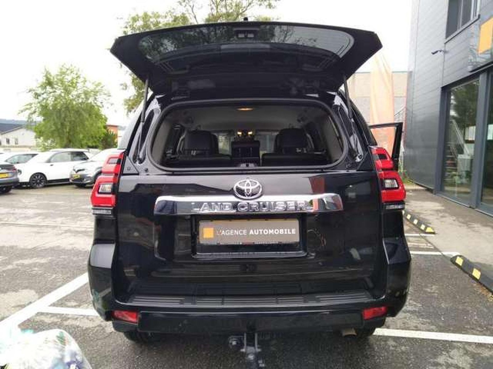Toyota Land Cruiser – Image 3