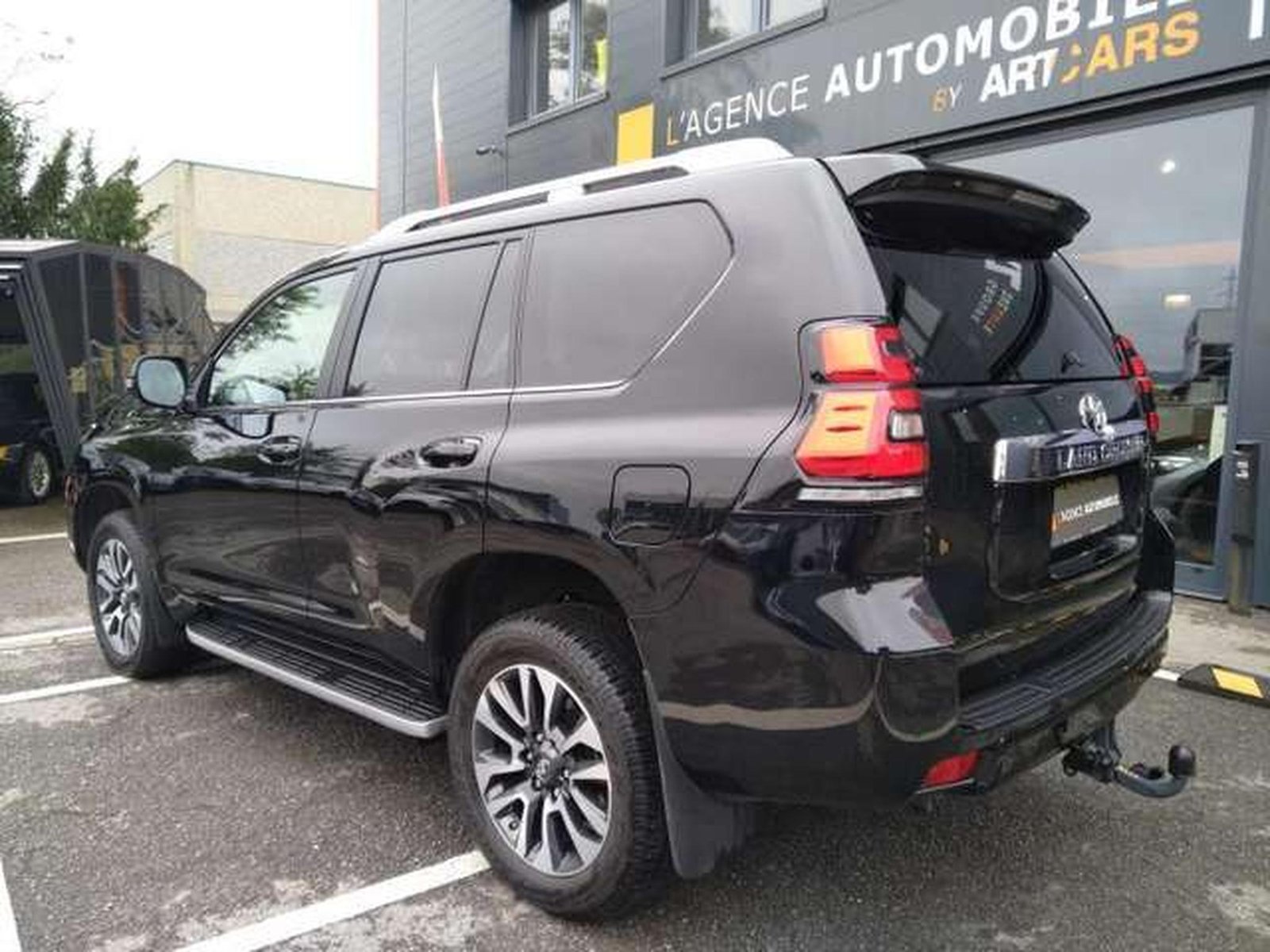 Toyota Land Cruiser – Image 17