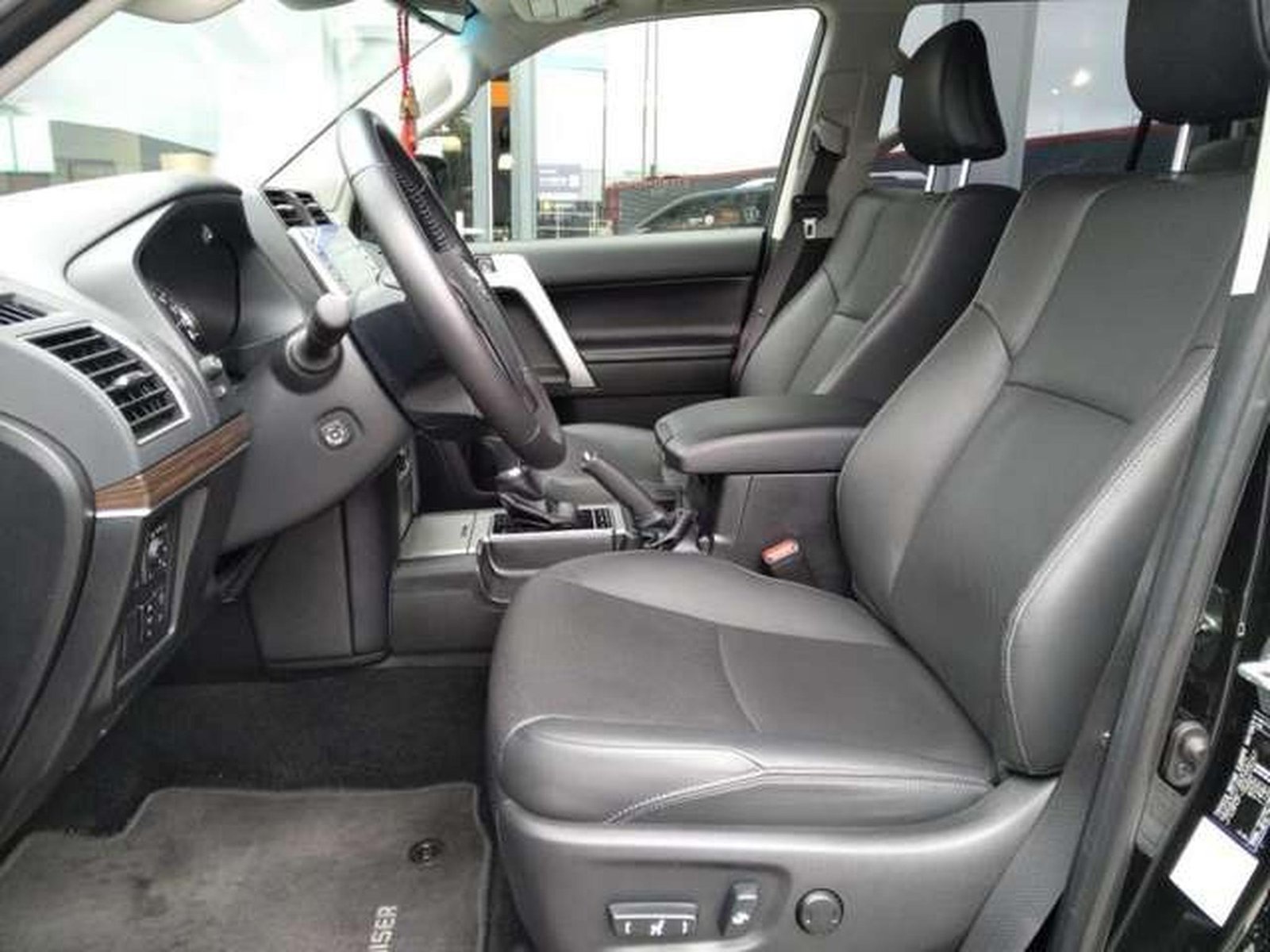 Toyota Land Cruiser – Image 16