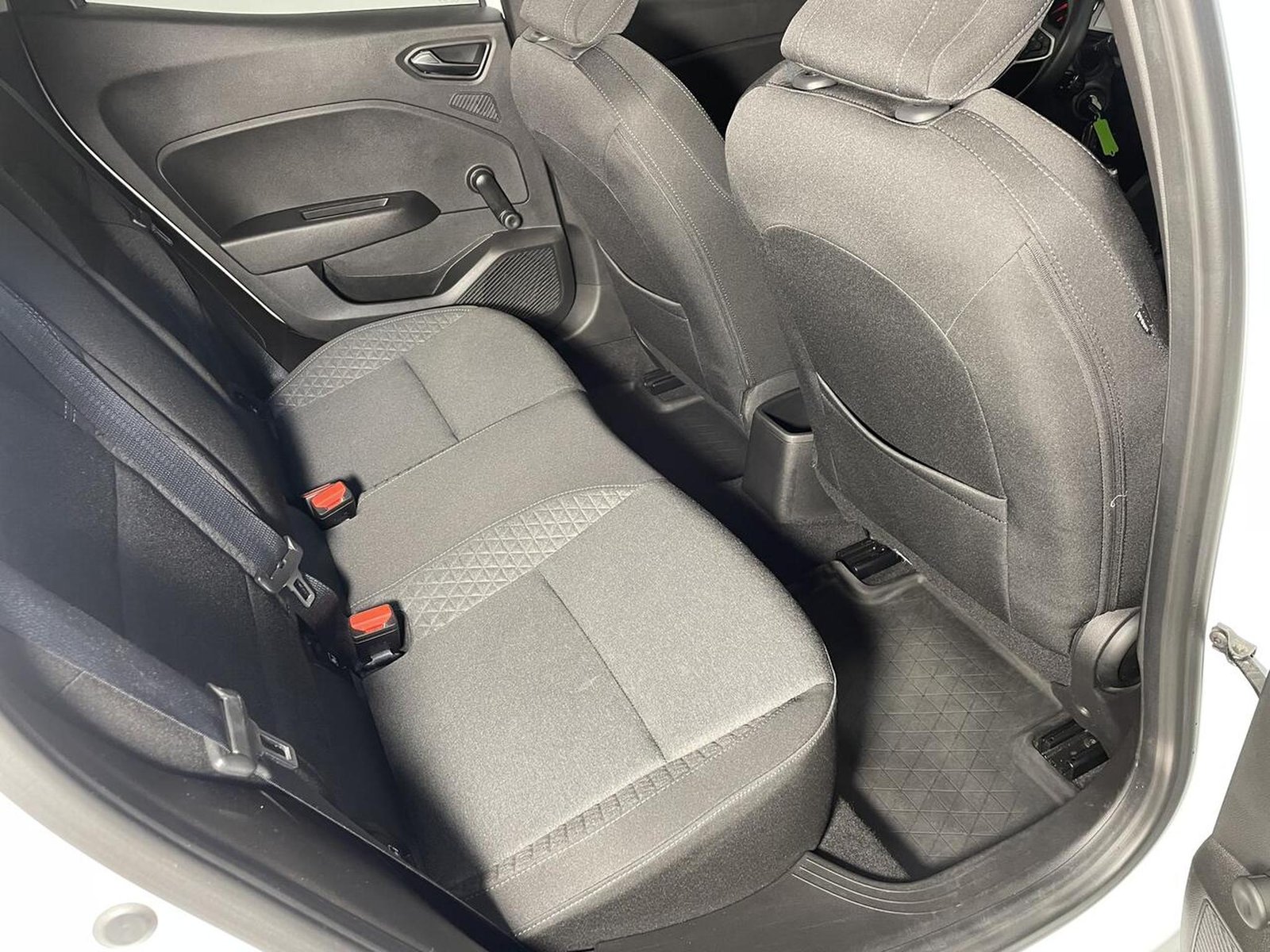 Renault Clio – Image 7