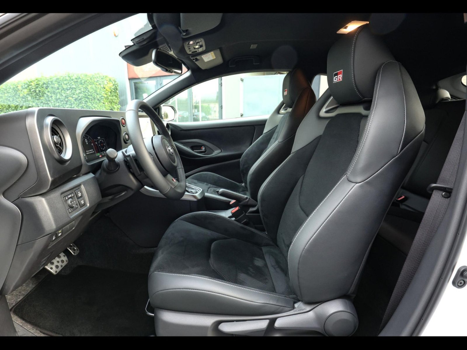 Toyota Yaris – Image 13