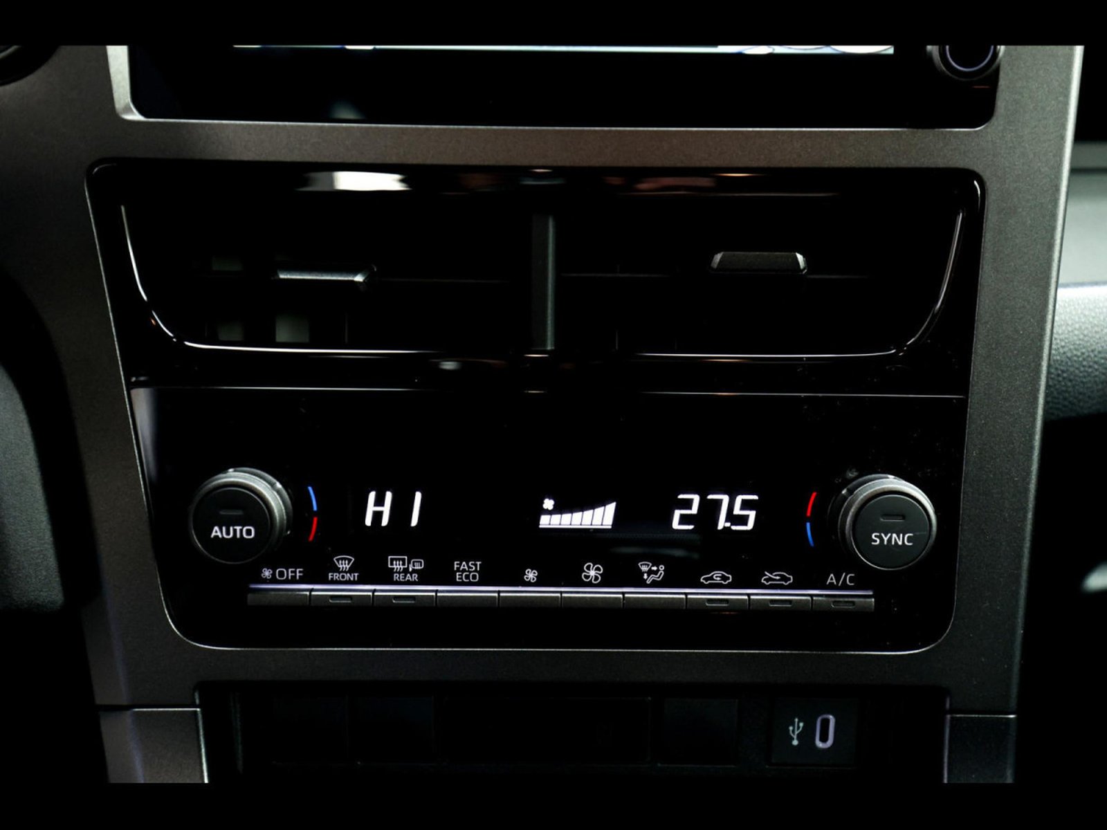 Toyota Yaris – Image 9