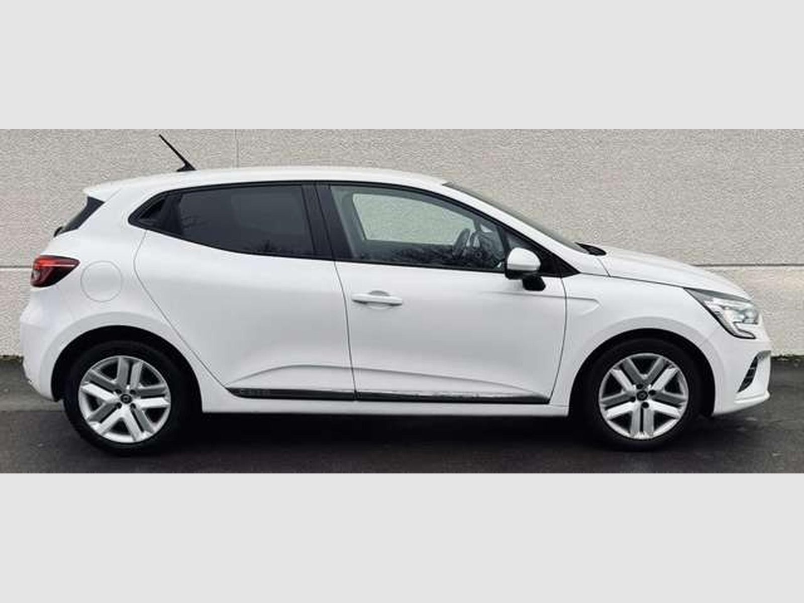 Renault Clio – Image 11