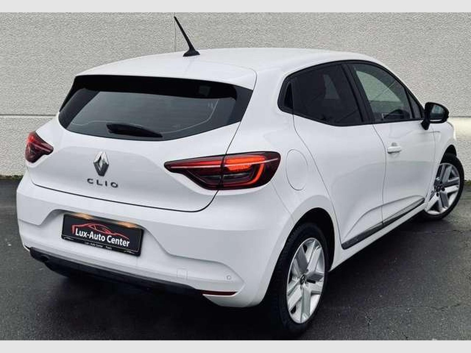 Renault Clio – Image 9
