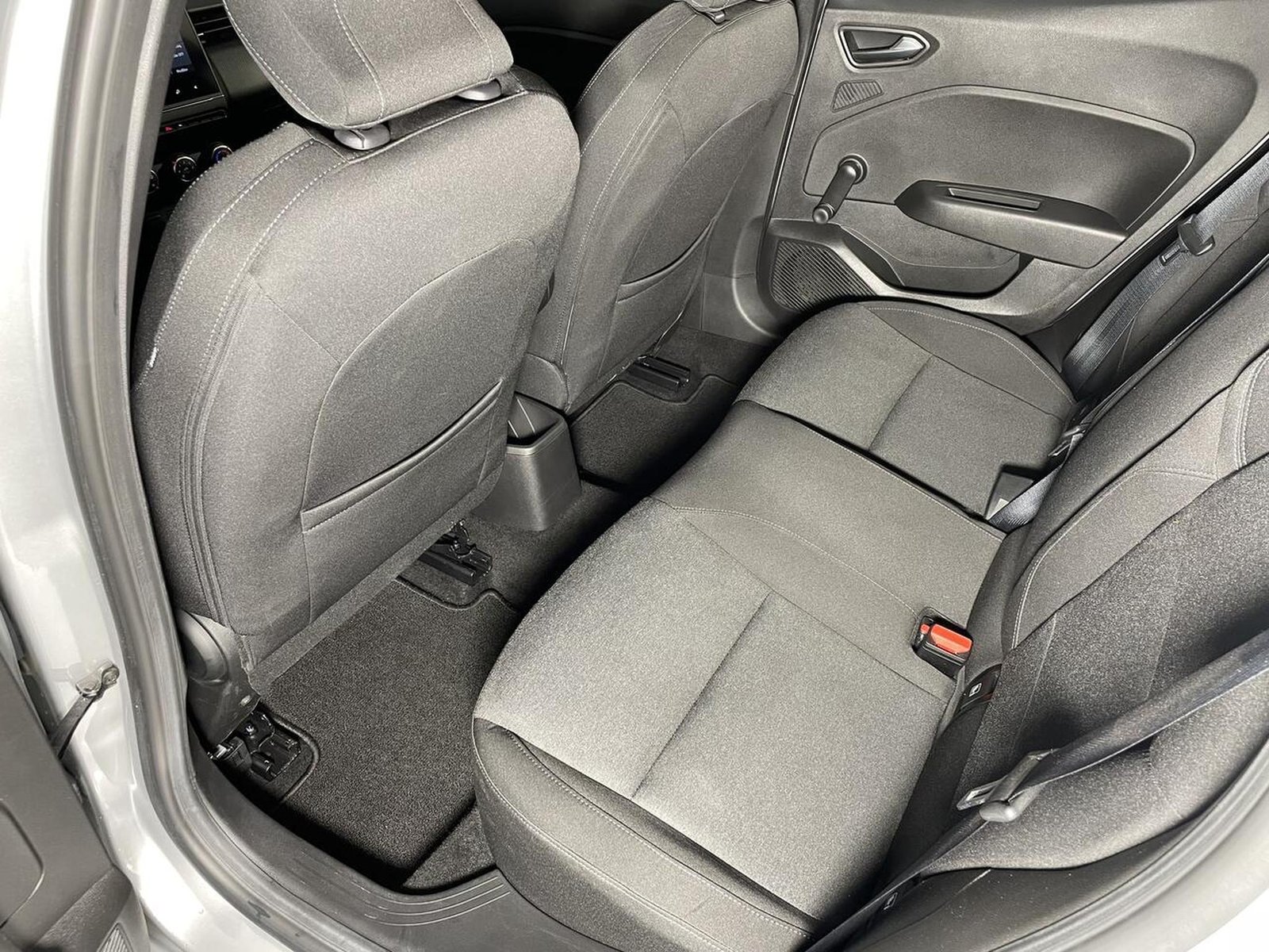 Renault Clio – Image 13