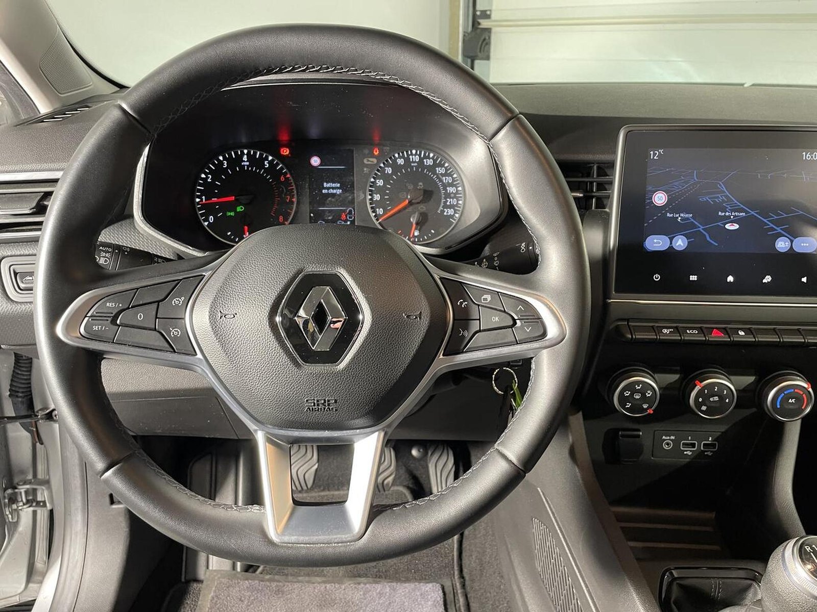 Renault Clio – Image 10