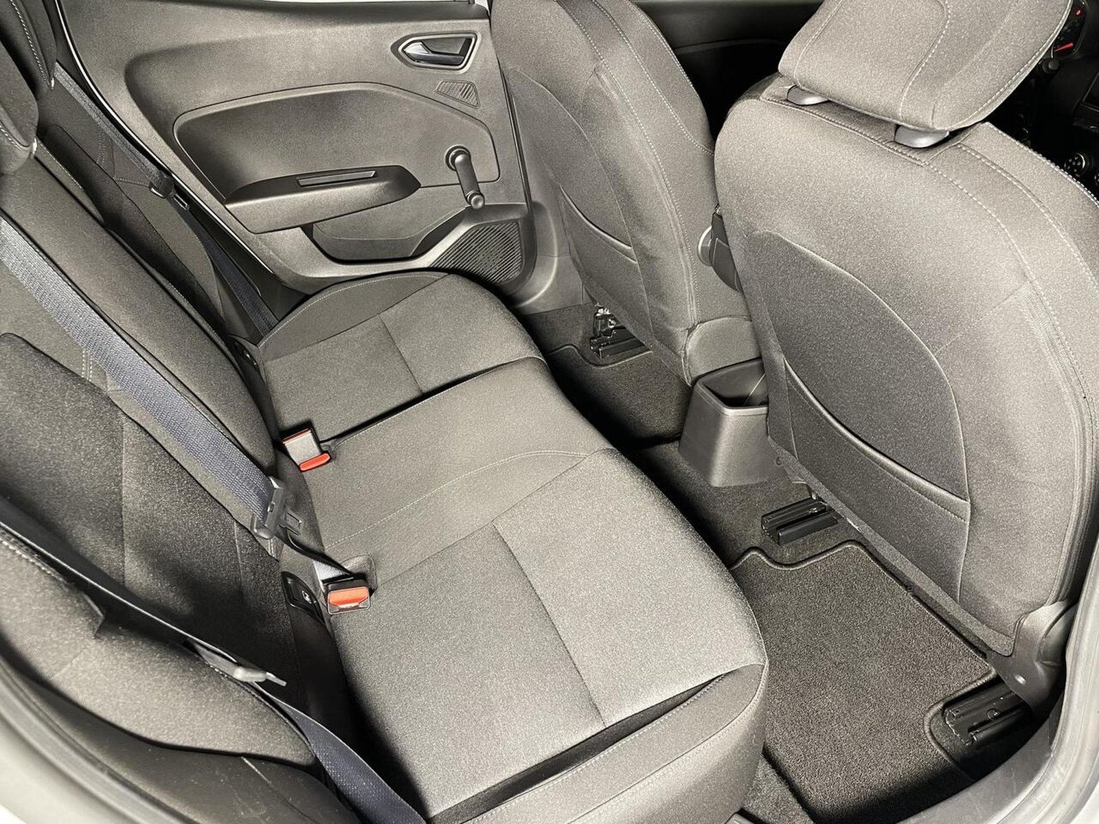 Renault Clio – Image 7