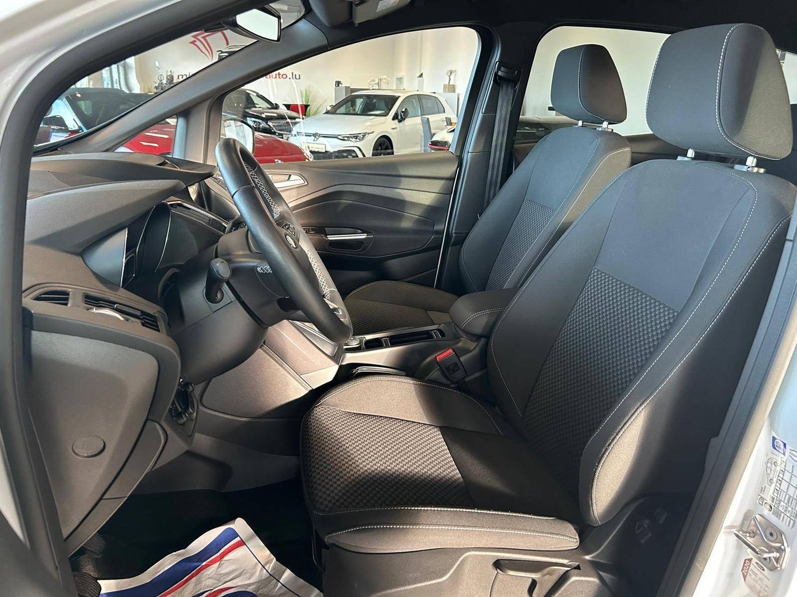 Ford C-Max – Image 13