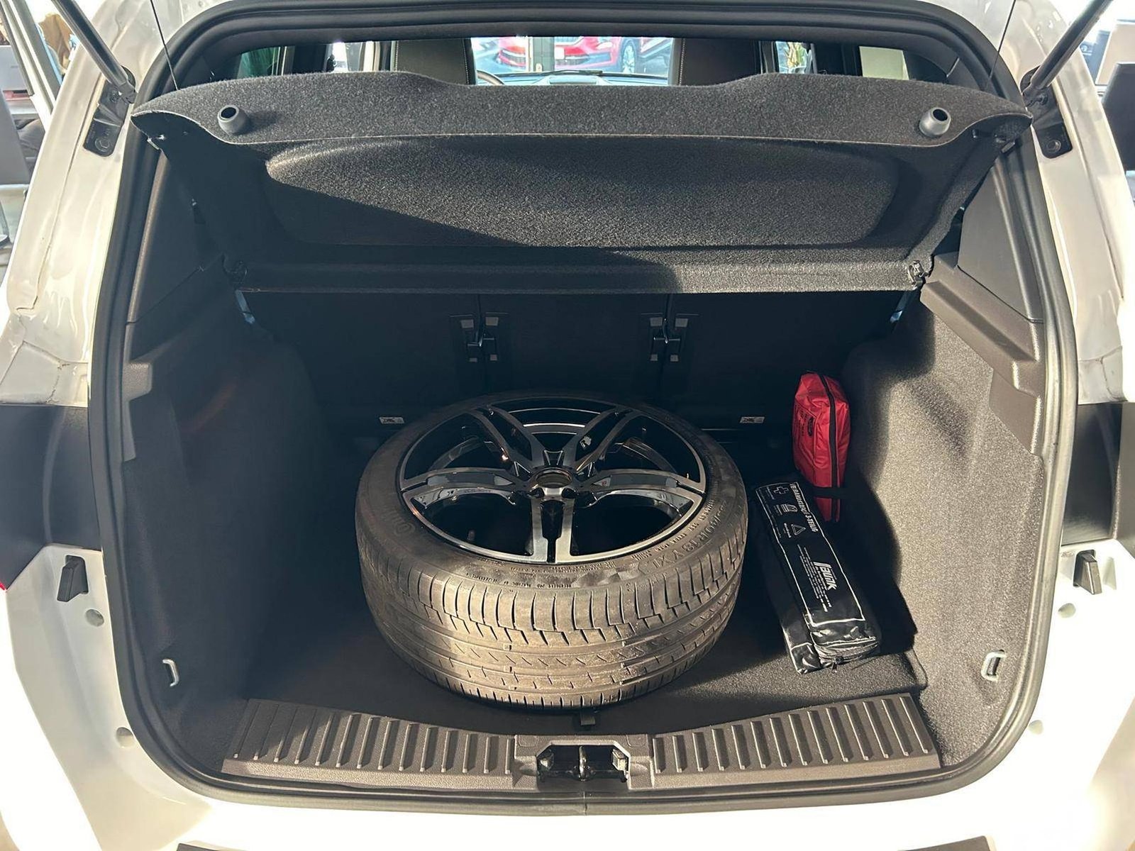 Ford C-Max – Image 11