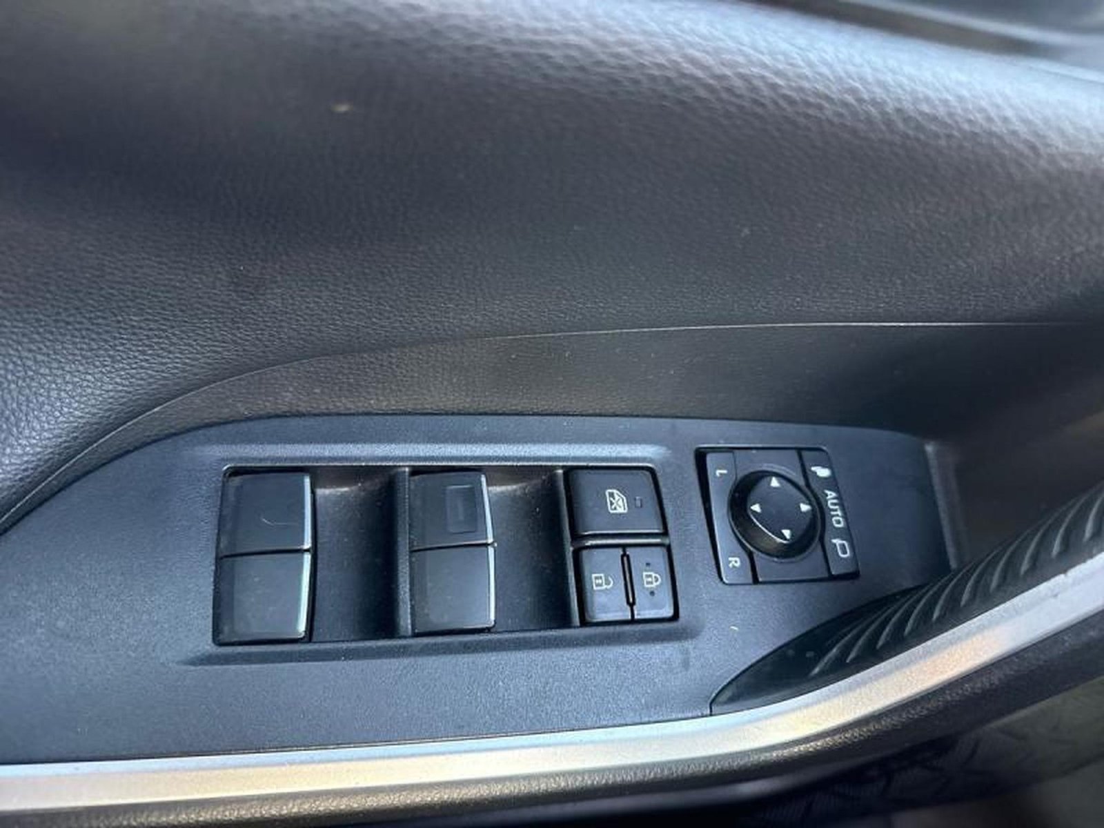 Toyota RAV 4 – Image 10