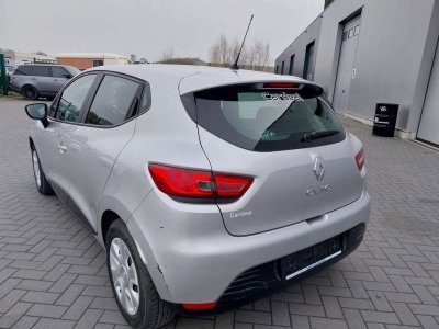 Renault Clio – Image 12