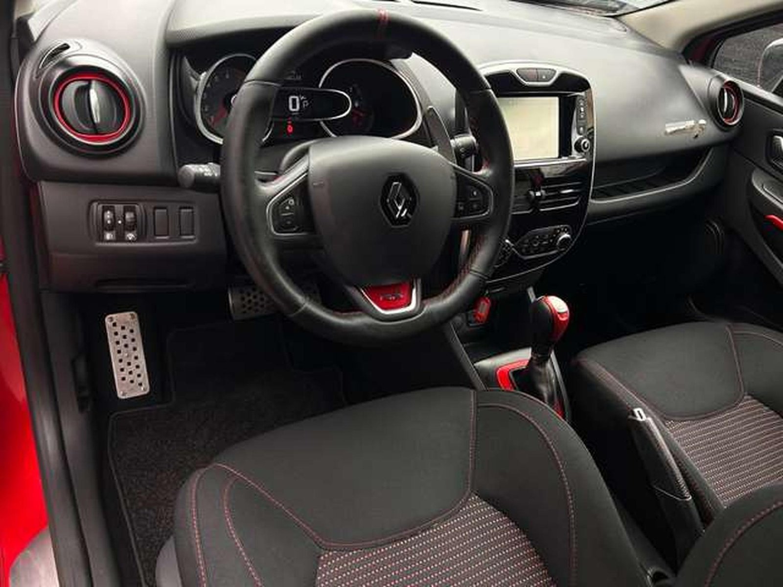 Renault Clio – Image 9