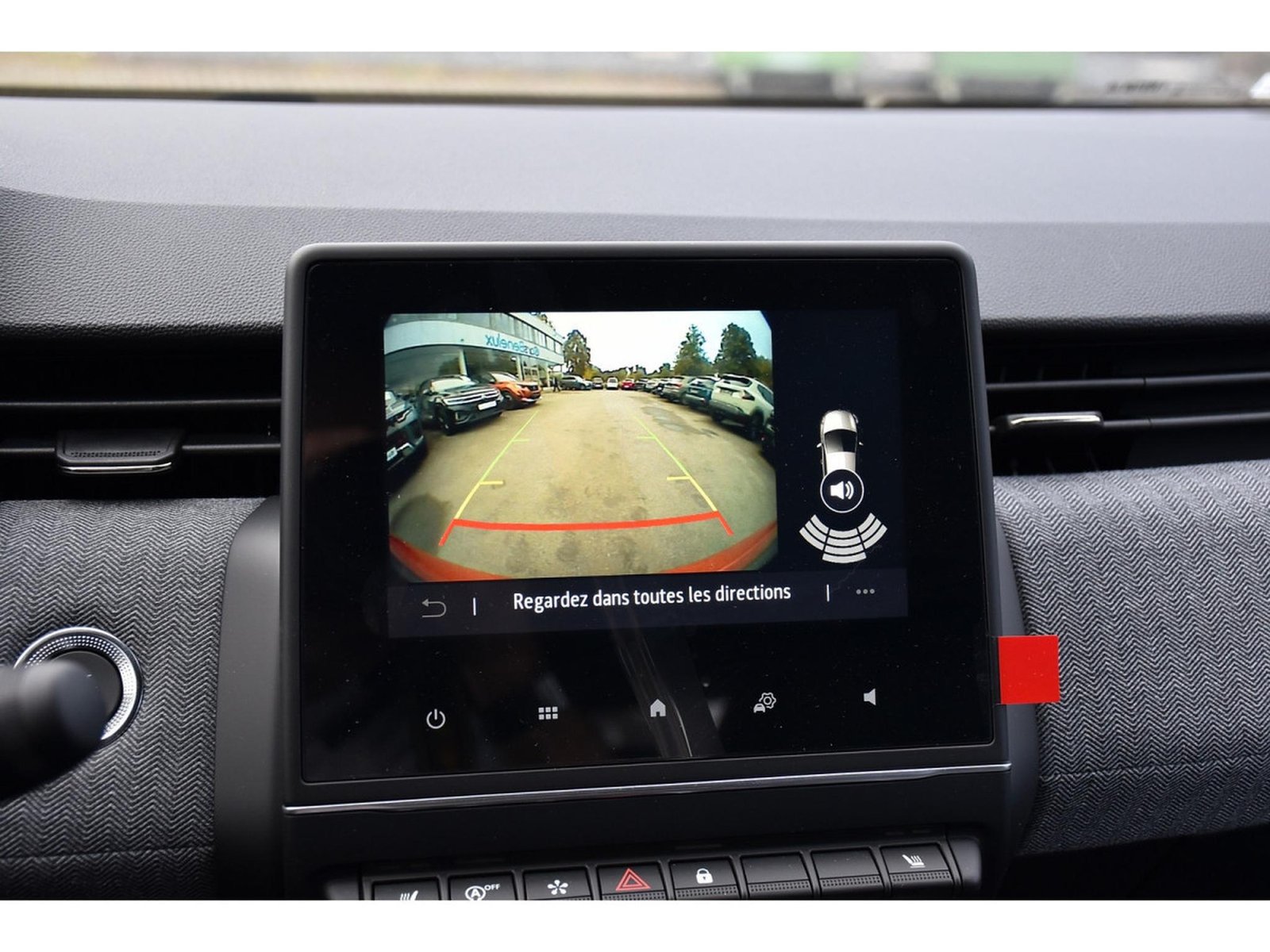 Renault Clio – Image 12