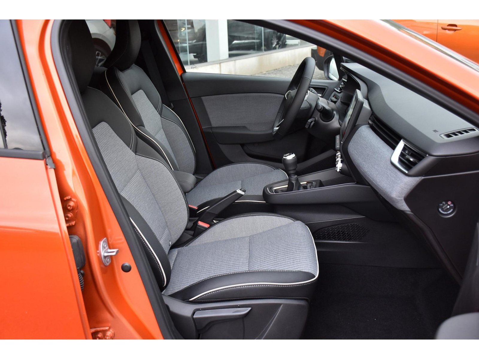 Renault Clio – Image 4