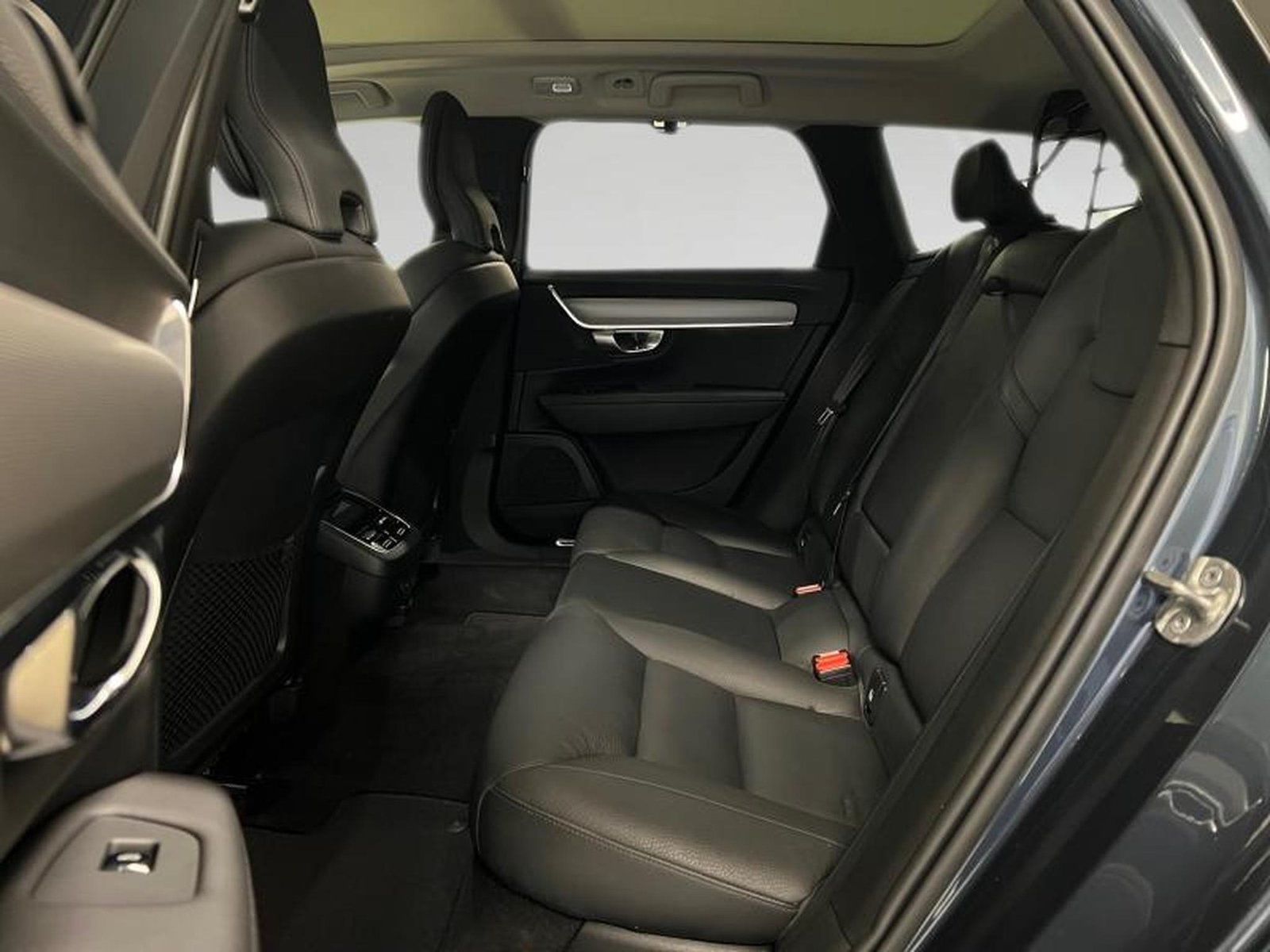 Volvo V90 – Image 30