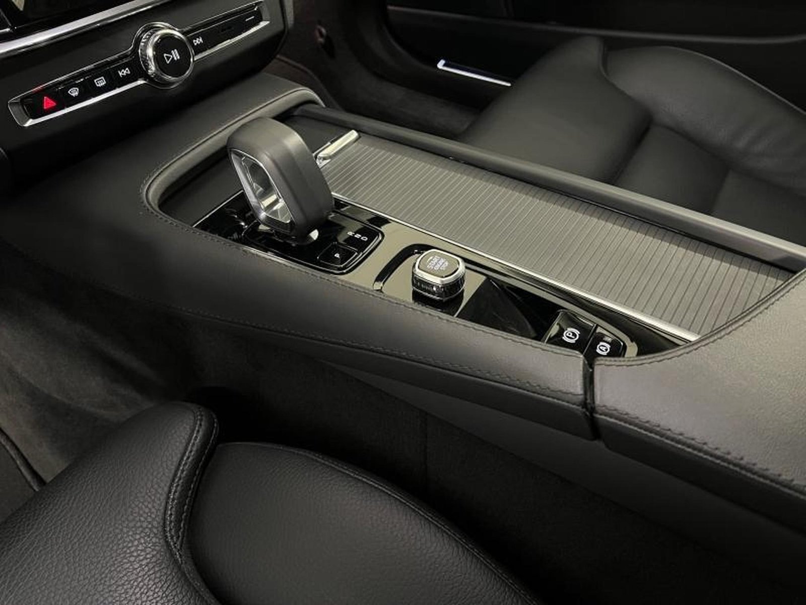 Volvo V90 – Image 38