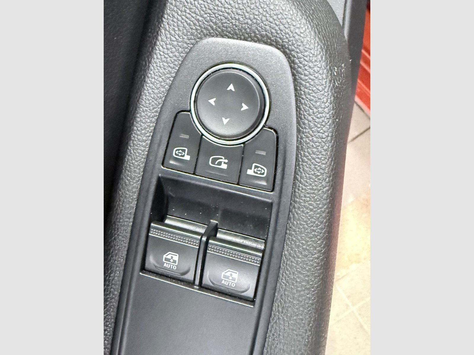 Renault Clio – Image 17