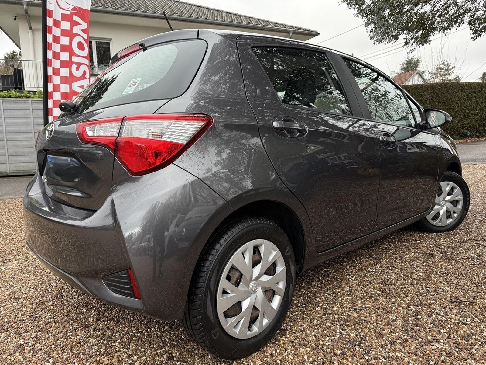 Toyota Yaris – Image 13