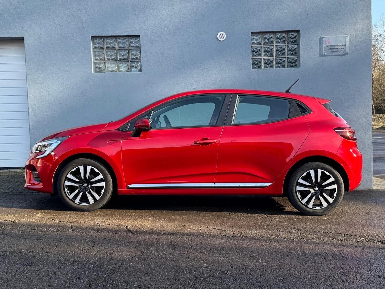 Renault Clio – Image 11