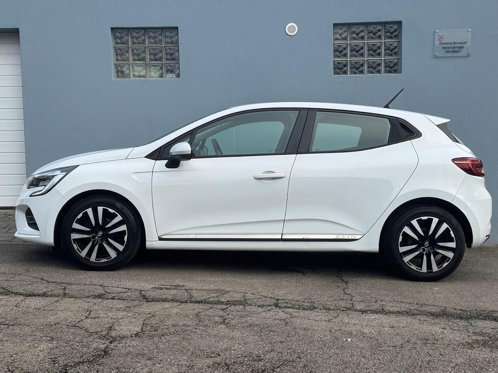 Renault Clio – Image 9