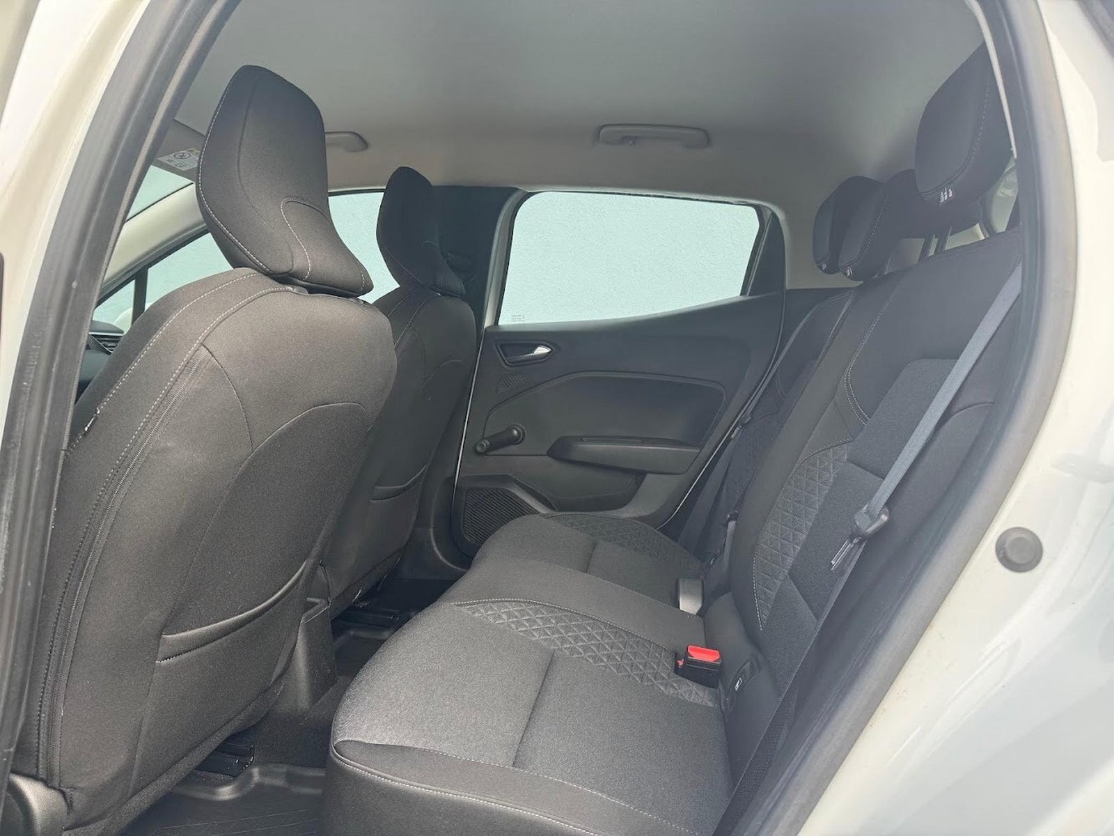 Renault Clio – Image 11