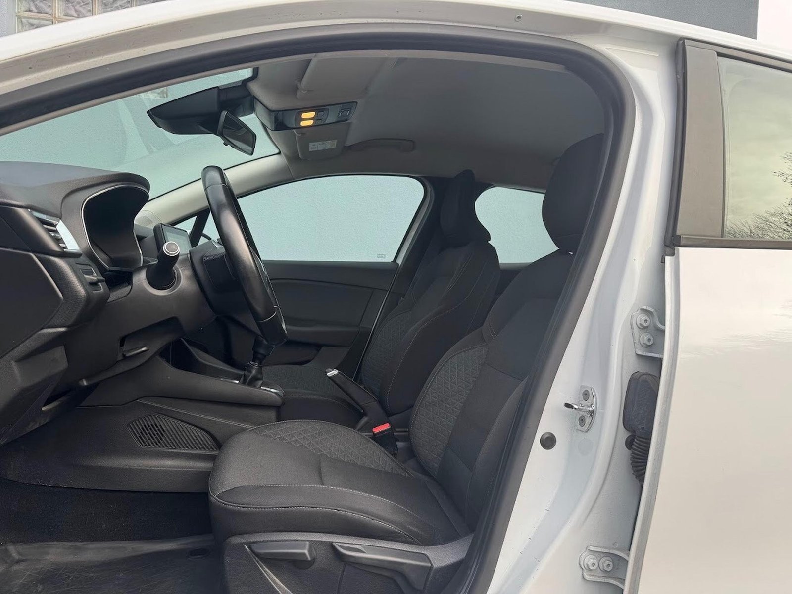 Renault Clio – Image 10