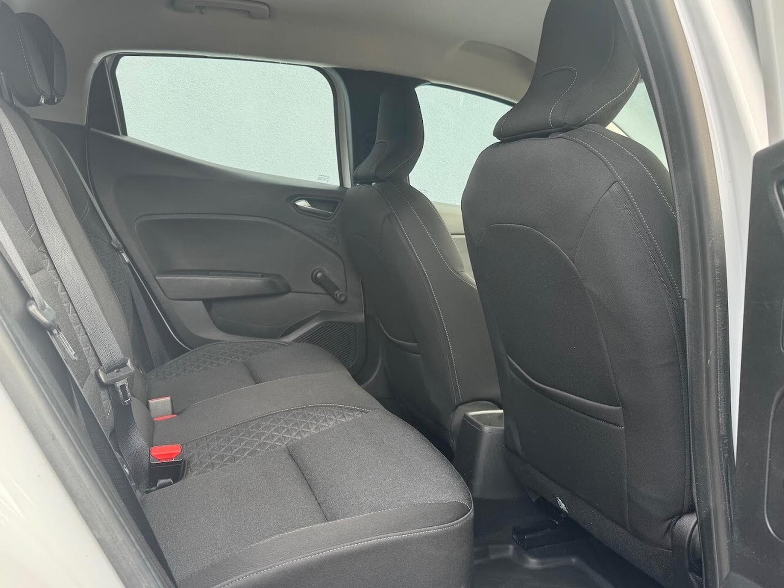 Renault Clio – Image 12