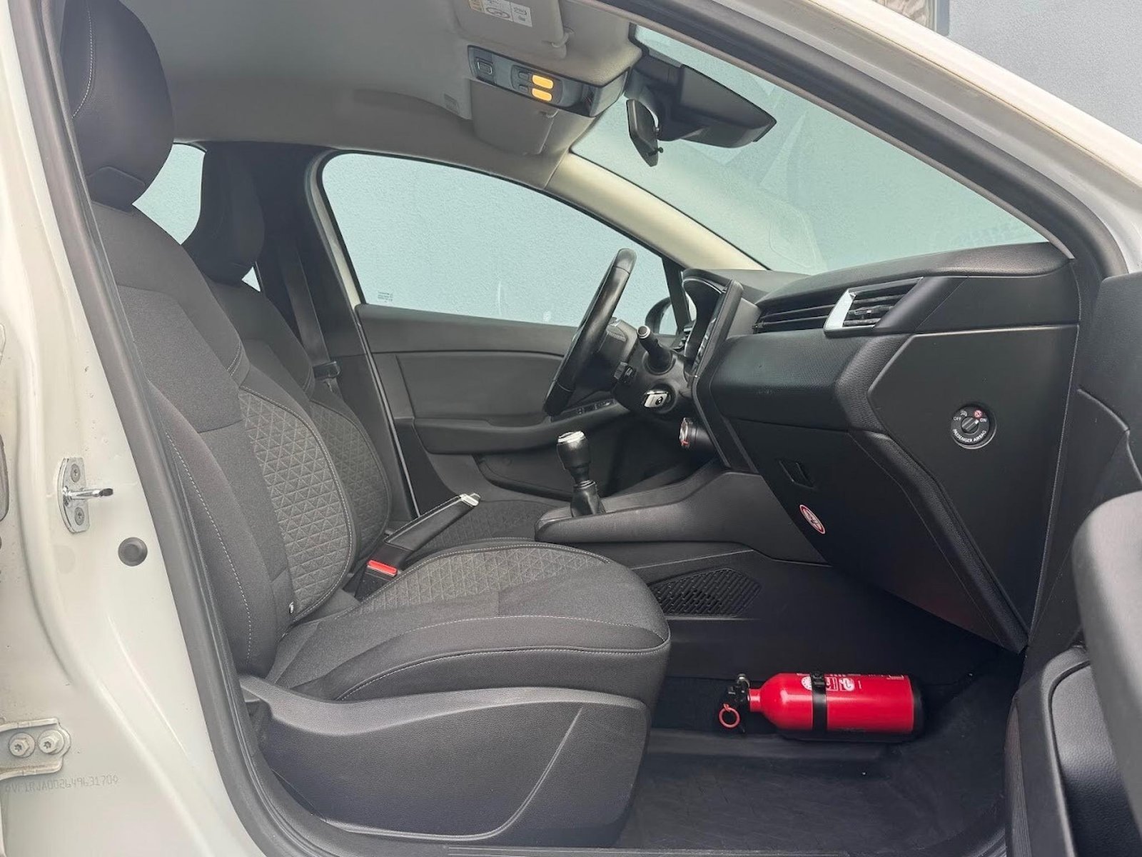 Renault Clio – Image 13