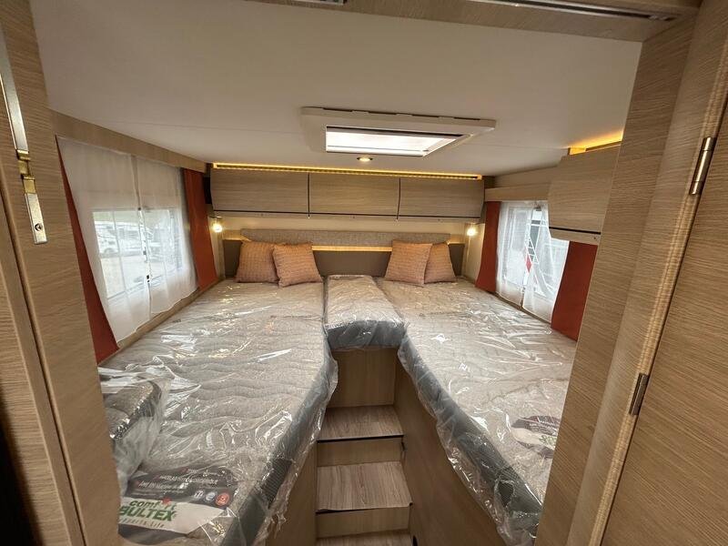 camping-car RAPIDO C 55 65 ANS NEUF – Image 6