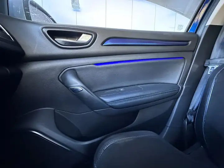 Renault Mégane – Image 12