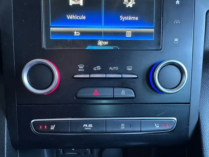 Renault Mégane – Image 19