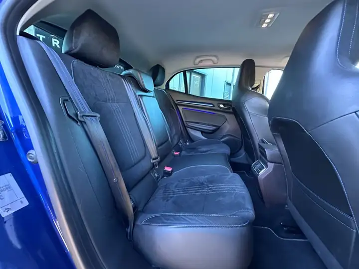 Renault Mégane – Image 32