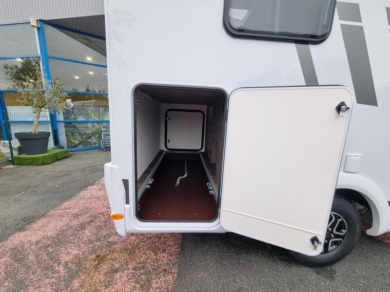 camping-car CARADO V 337 PRO + NEUF – Image 14