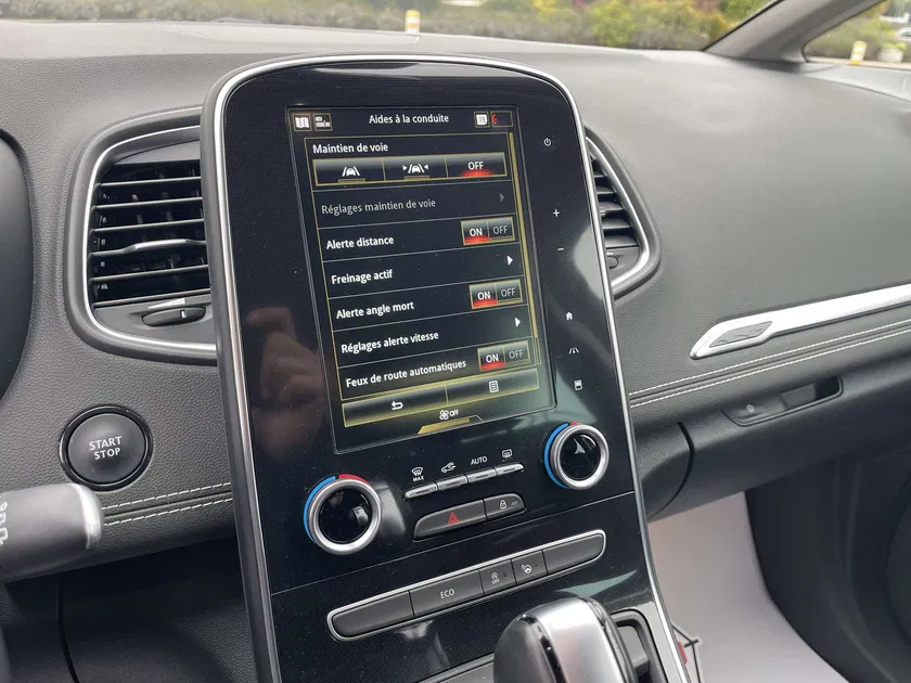 Renault Grand Scenic – Image 11