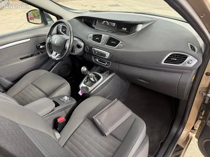 Renault Scénic – Image 4