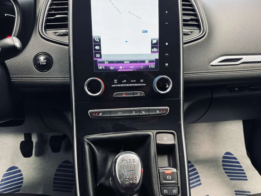 Renault Scenic – Image 11