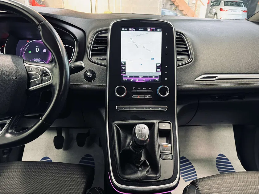 Renault Scenic – Image 12
